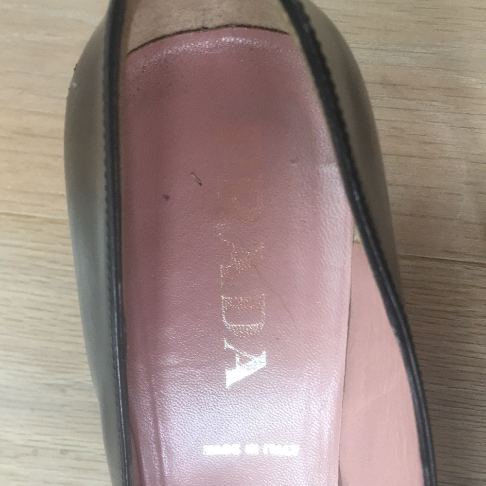 Prada heels - Picture 3 of 8